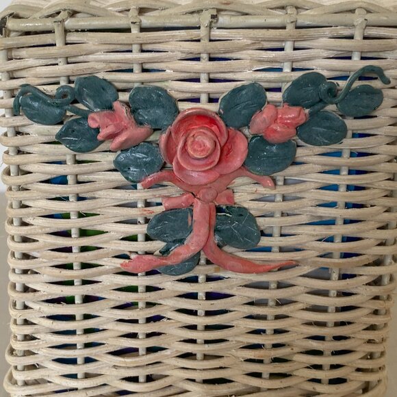 Bathroom Wicker Tissue Holder & 3-D Rose Design - Picture 2 of 8